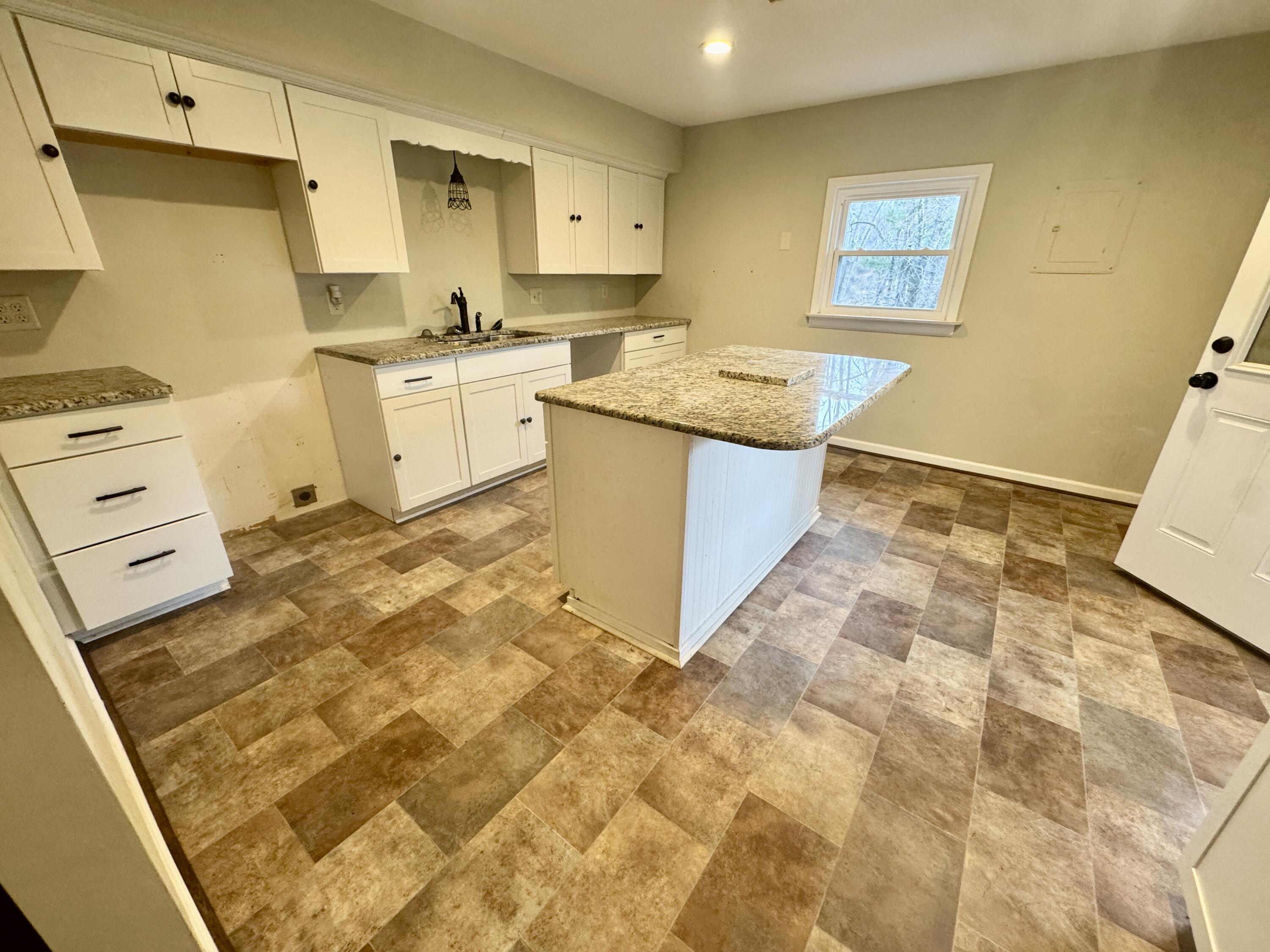 3997 Welcome Valley Road Southeast Roanoke, VA 24014 - Photo 2 of 26 IMG_1879