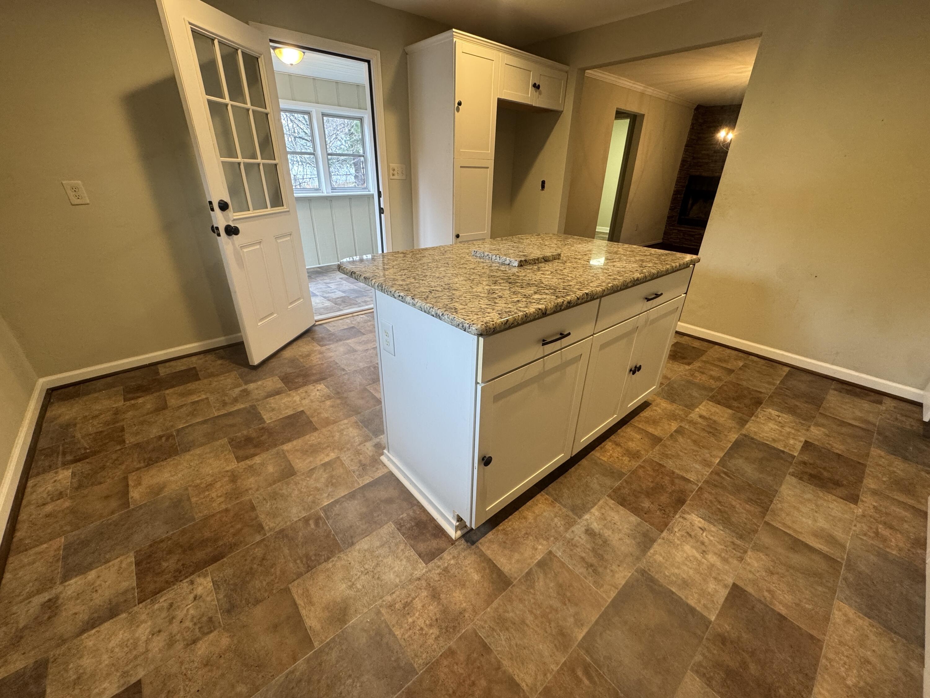 3997 Welcome Valley Road Southeast Roanoke, VA 24014 - Photo 4 of 26 IMG_1880