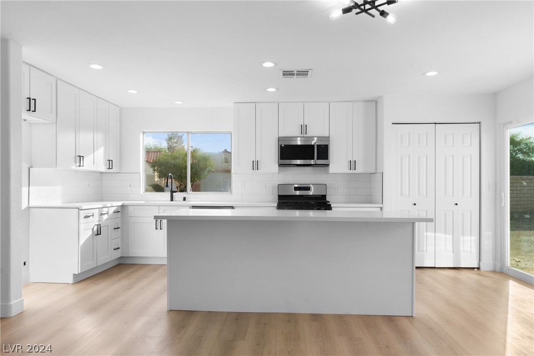 736 Rising Brook Drive Henderson, NV 89011 - Photo 11 of 25 Gallery Image 11