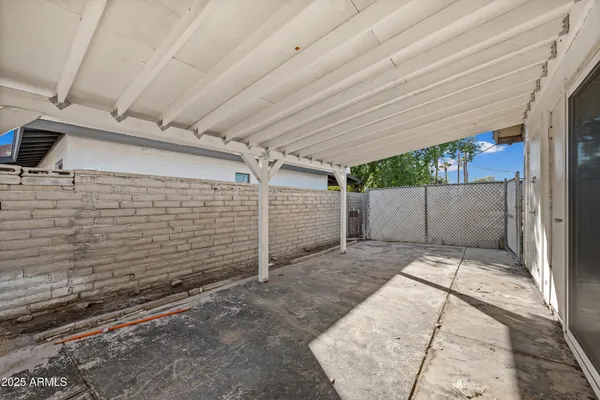a view of a garage