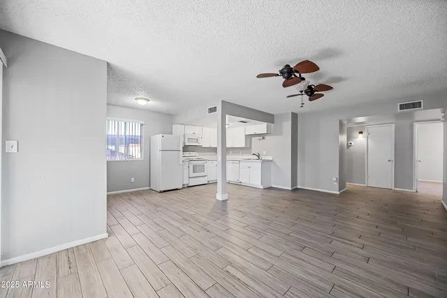 $1,975 | 3445 East Earll Drive, Unit 1, Phoenix, AZ 85018