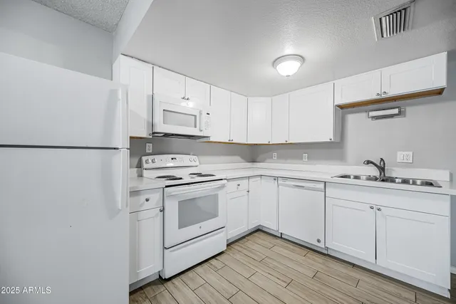 $1,975 | 3445 East Earll Drive, Unit 1, Phoenix, AZ 85018