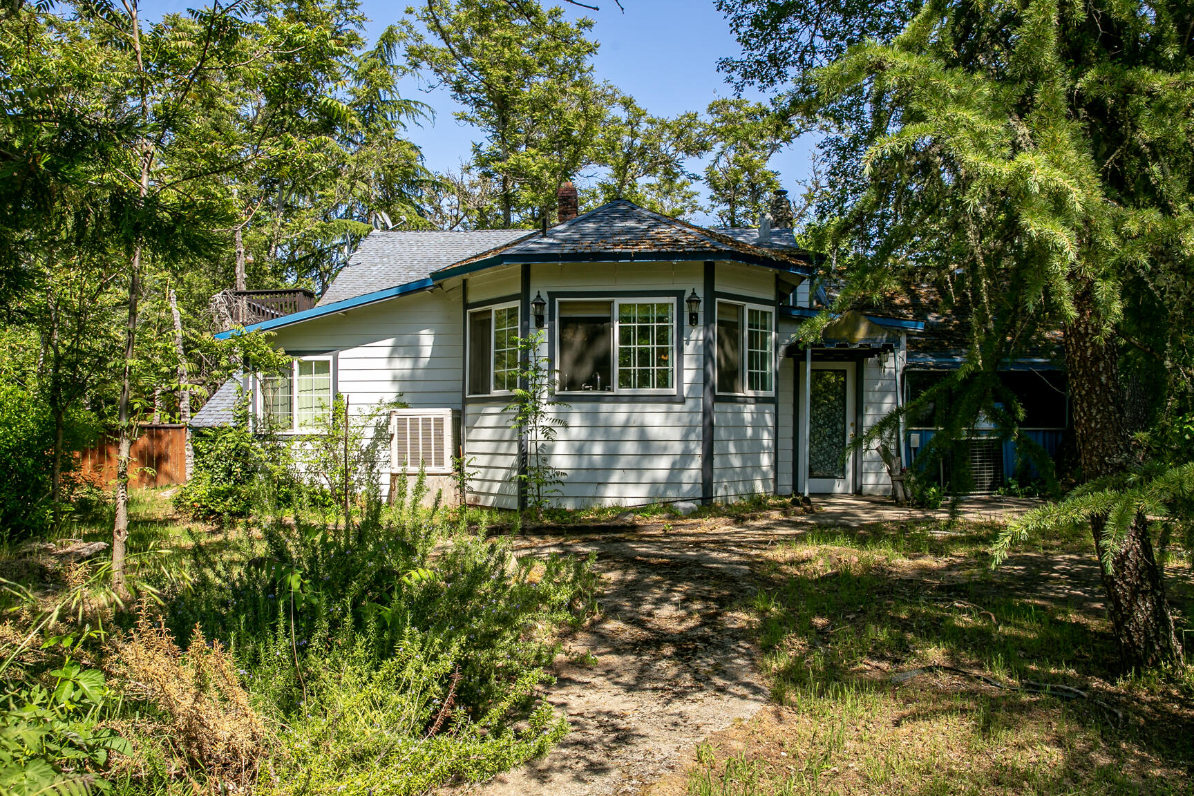 9394 Blackwell Road Central Point, OR 97502 - Photo 10 of 117