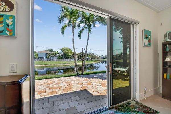 $939,000 | 6887 Houlton Circle, Lake Worth, FL 33467