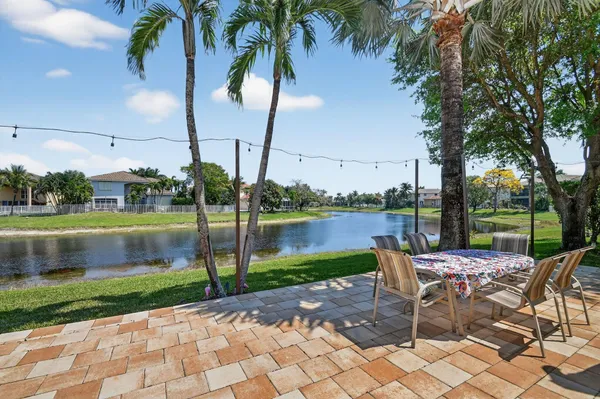 $939,000 | 6887 Houlton Circle, Lake Worth, FL 33467