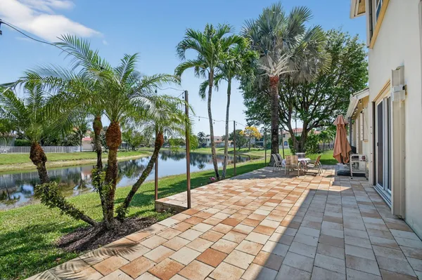 $939,000 | 6887 Houlton Circle, Lake Worth, FL 33467