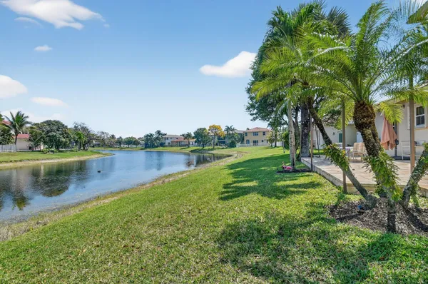 $939,000 | 6887 Houlton Circle, Lake Worth, FL 33467