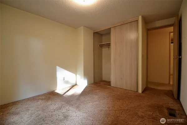 $99,900 | 5250 College Street Southeast, Unit 19, Lacey, WA 98503