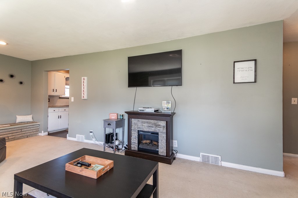 30421 Oakdale Road Willowick, OH 44095 - Photo 5 of 35