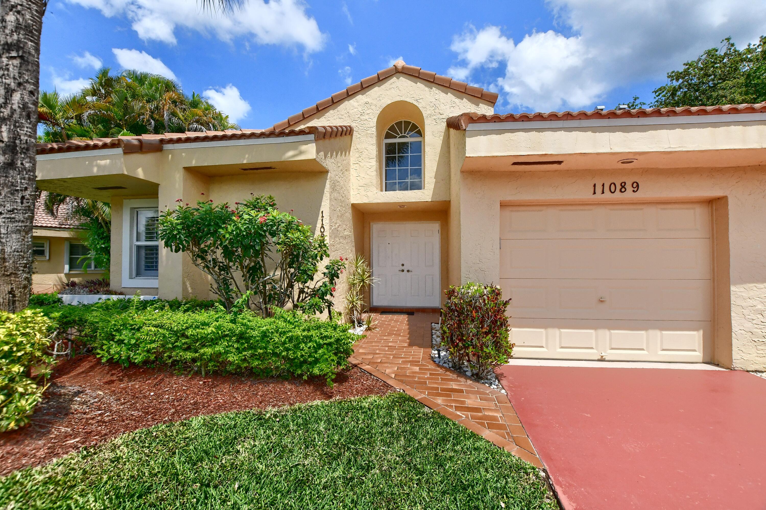 11089 Rios Road, Unit 11089 Boca Raton, FL 33498 - Photo 4 of 33 04_ebf_2150-hdr(5)