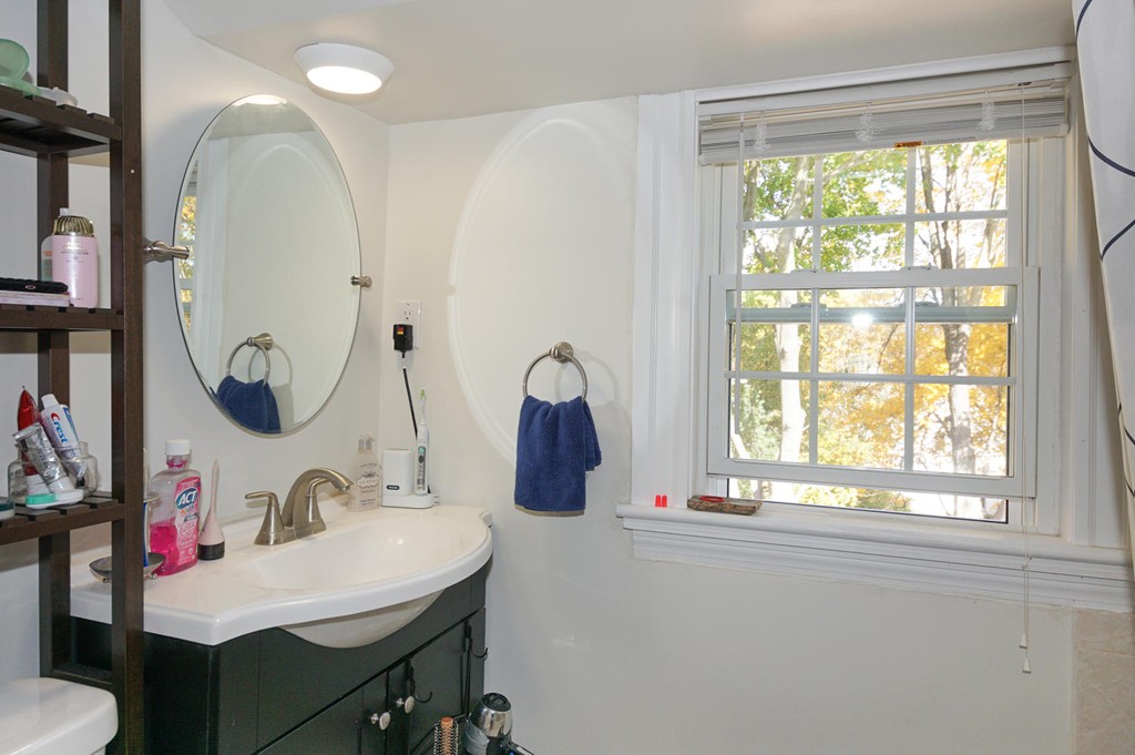10 Appleby Road Wellesley, MA 02482 - Photo 22 of 28 Gallery Image 22