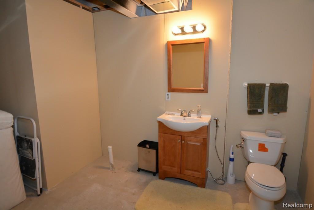 2551 Jackson Drive Rochester, MI 48309 - Photo 88 of 93 DSC_9705.jpg