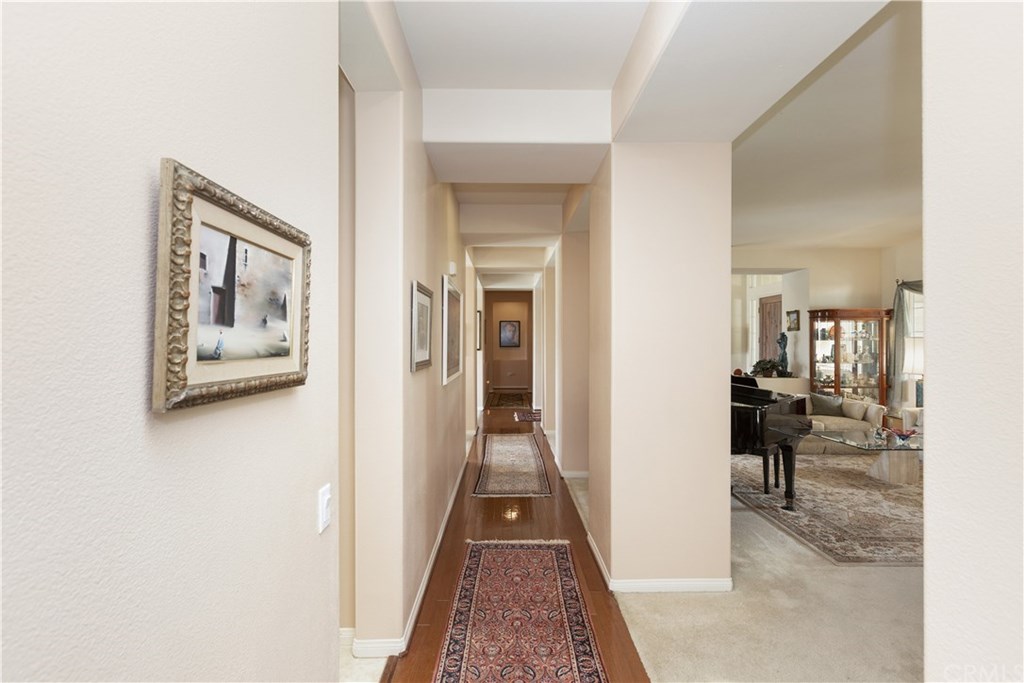 17944 Scottsdale Road Riverside, CA 92504 - Photo 29 of 43 Hallway