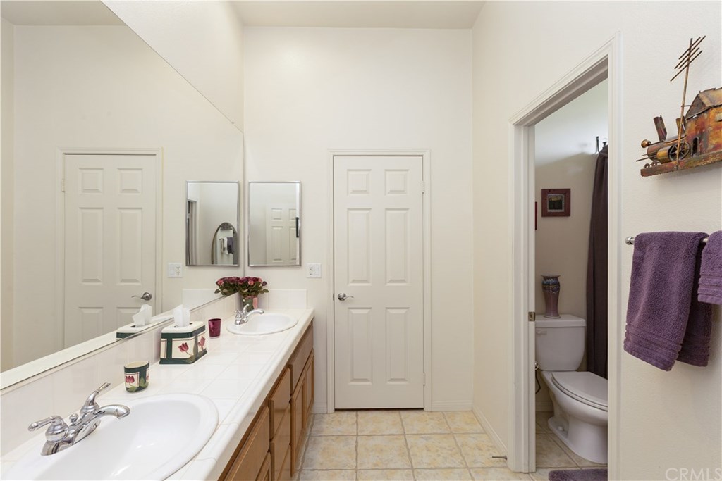 17944 Scottsdale Road Riverside, CA 92504 - Photo 32 of 43 Bathroom 2
