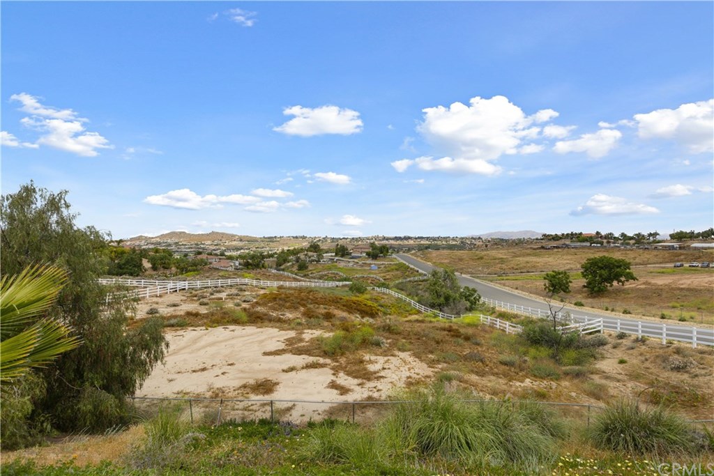 17944 Scottsdale Road Riverside, CA 92504 - Photo 35 of 43 Views