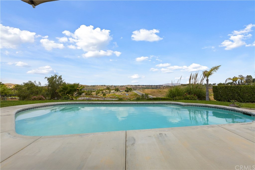 17944 Scottsdale Road Riverside, CA 92504 - Photo 40 of 43 Pool Looking North
