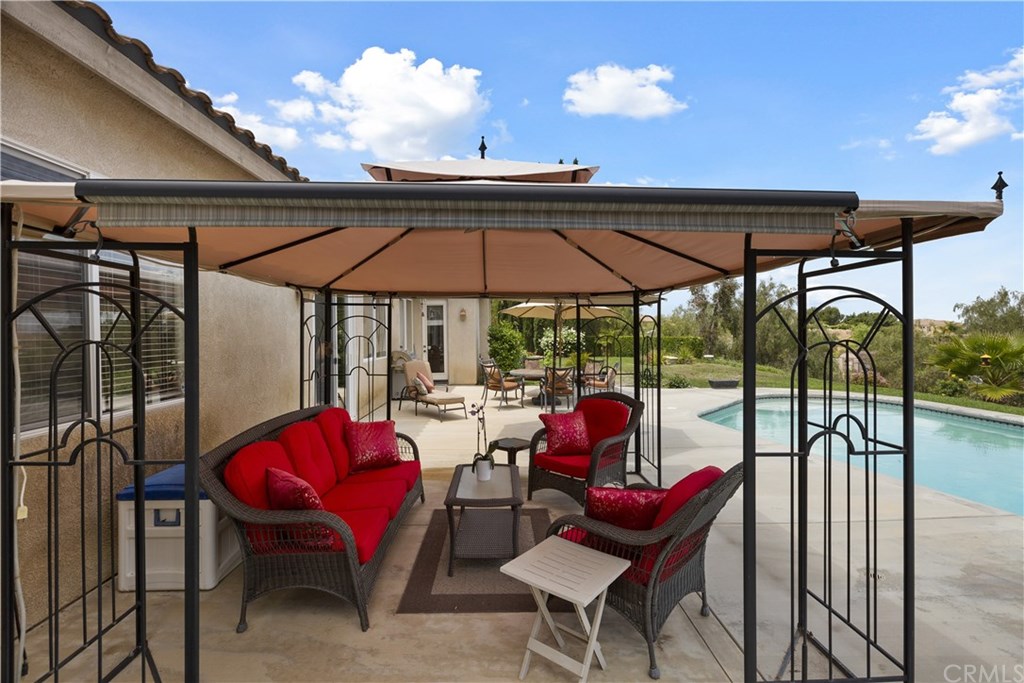 17944 Scottsdale Road Riverside, CA 92504 - Photo 42 of 43 Patio