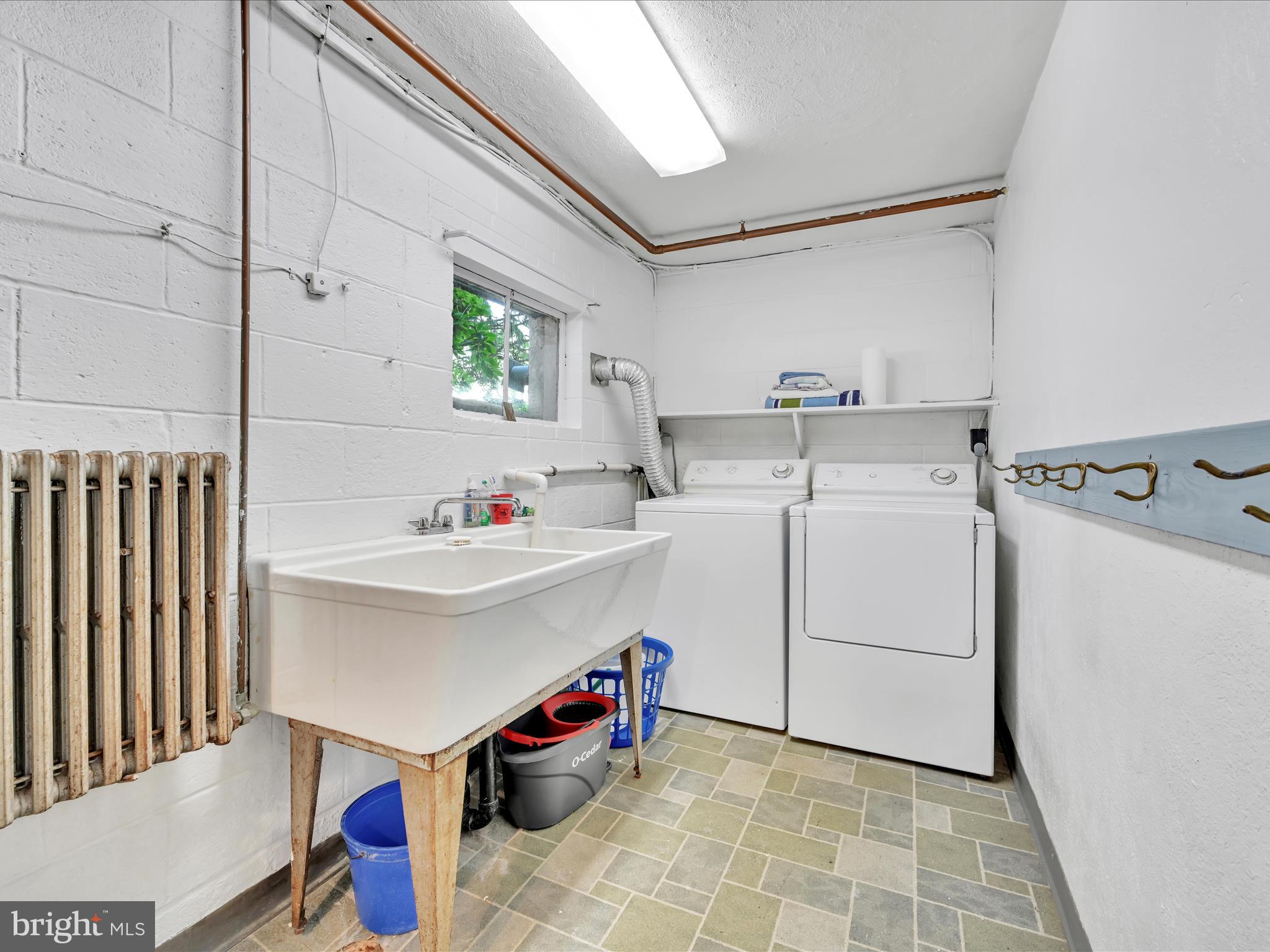 439 Gregg Street Shillington, PA 19607 - Photo 24 of 38 Laundry has Double Sink