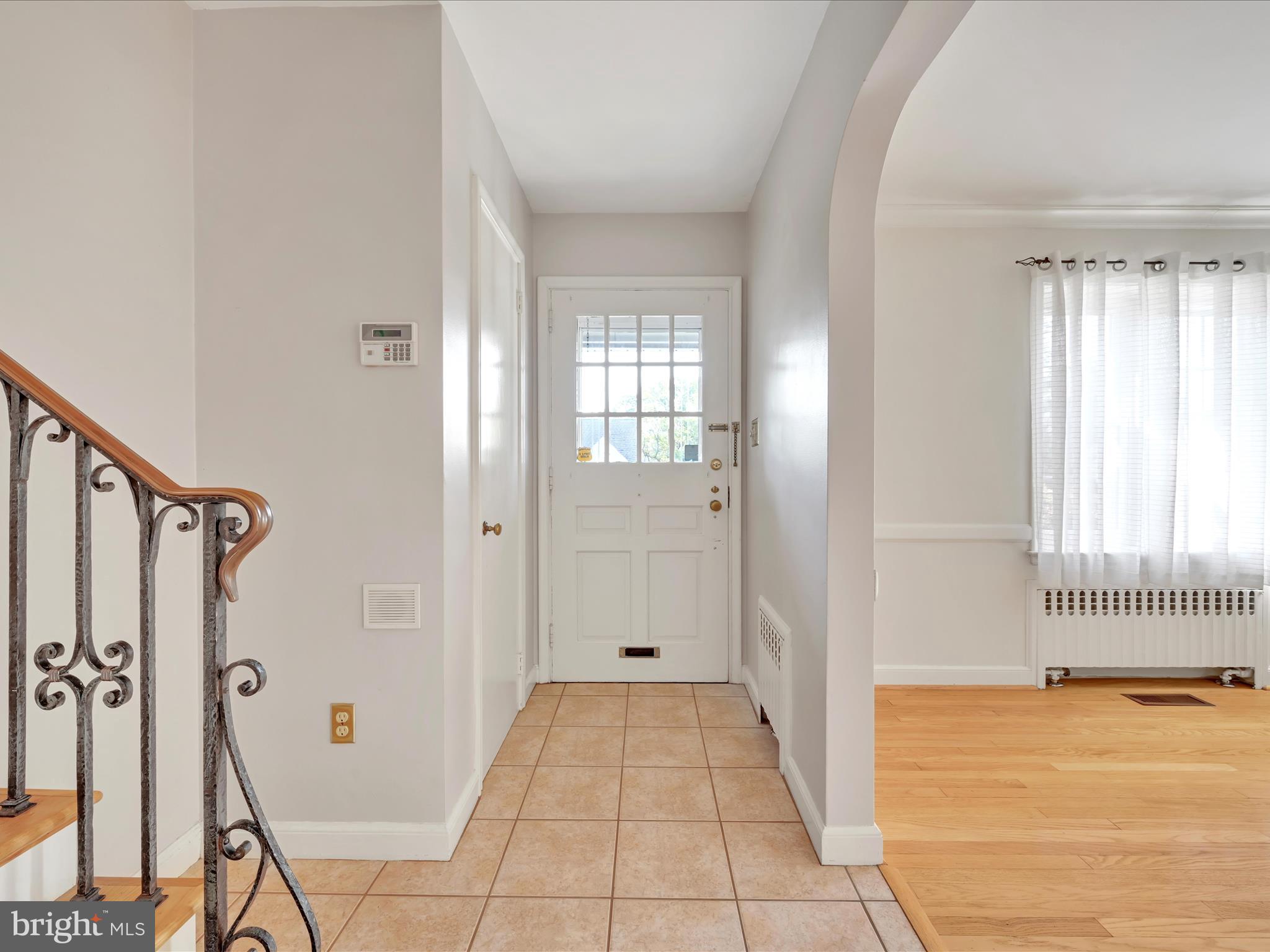 439 Gregg Street Shillington, PA 19607 - Photo 5 of 38 Welcoming Foyer