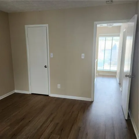 $1,350 | 293 Country Club Drive, Jonesboro, GA 30238