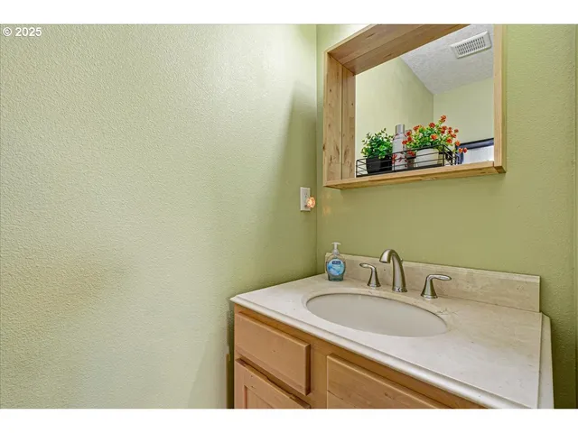 $825,000 | 1820 Southwest Heiney Road, Gresham, OR 97080