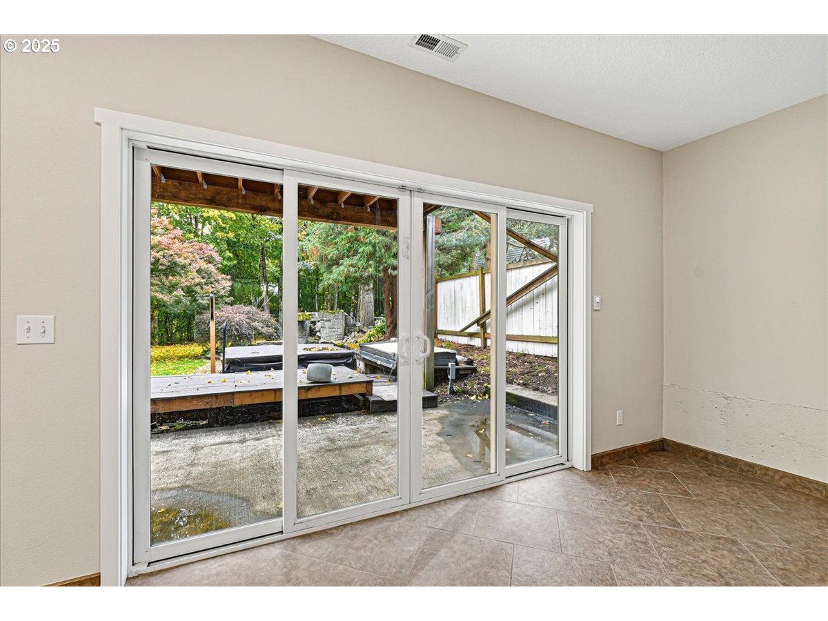 1820 Southwest Heiney Road Gresham, OR 97080 - Photo 40 of 48 a view of livingroom with furniture and window