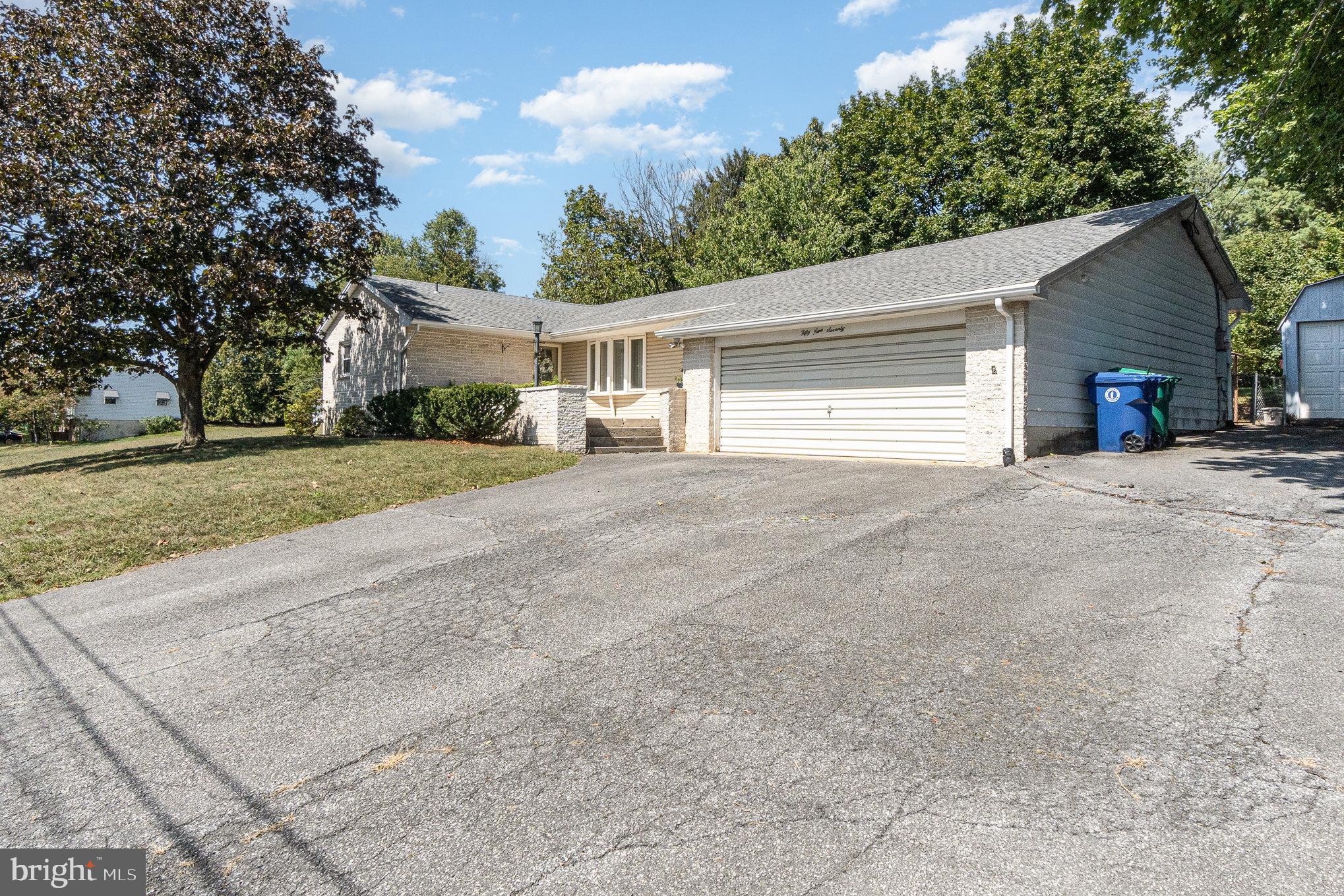 5970 Clover Road Harrisburg, PA 17112 - Photo 3 of 32 Gallery Image 3
