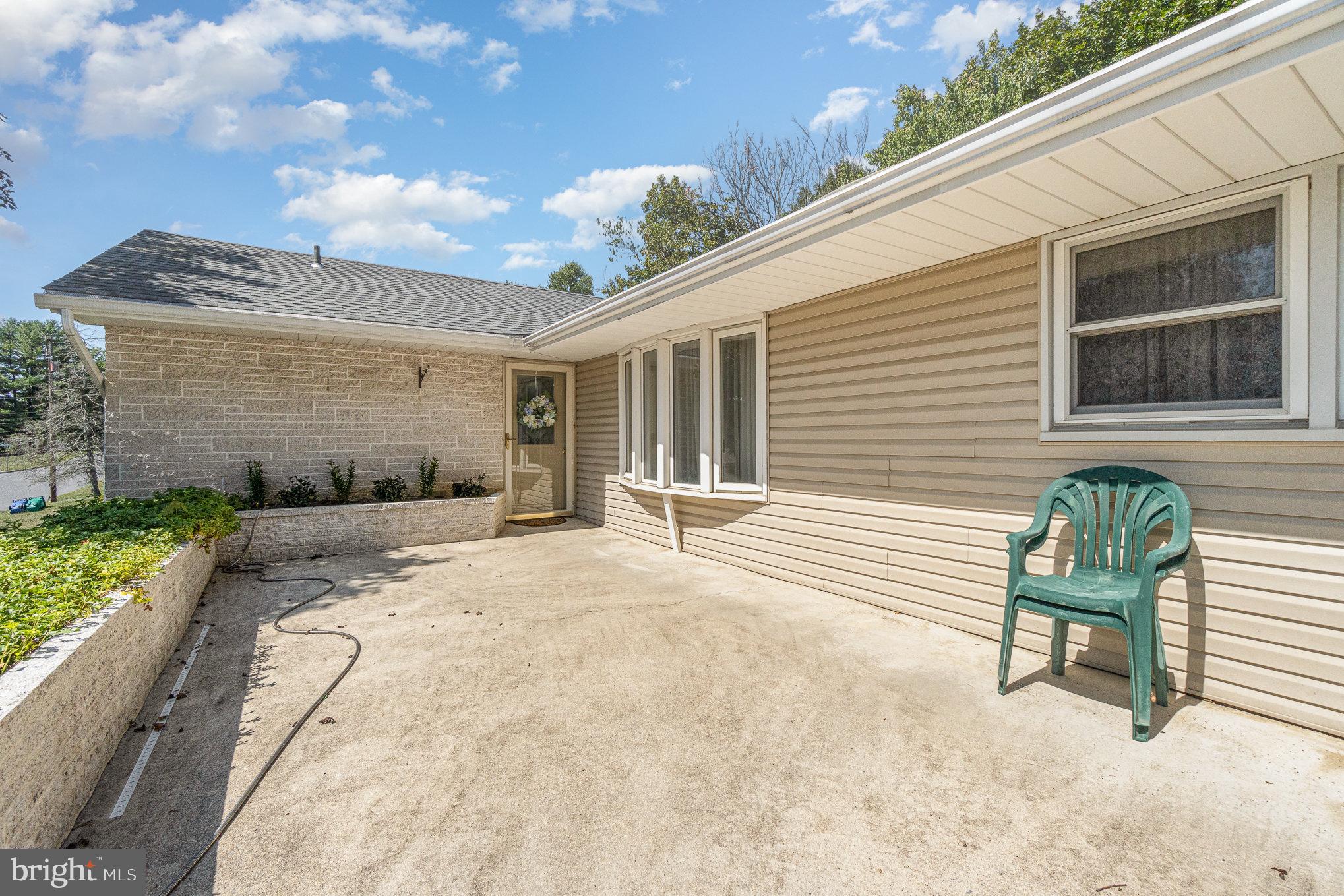 5970 Clover Road Harrisburg, PA 17112 - Photo 5 of 32 Gallery Image 5