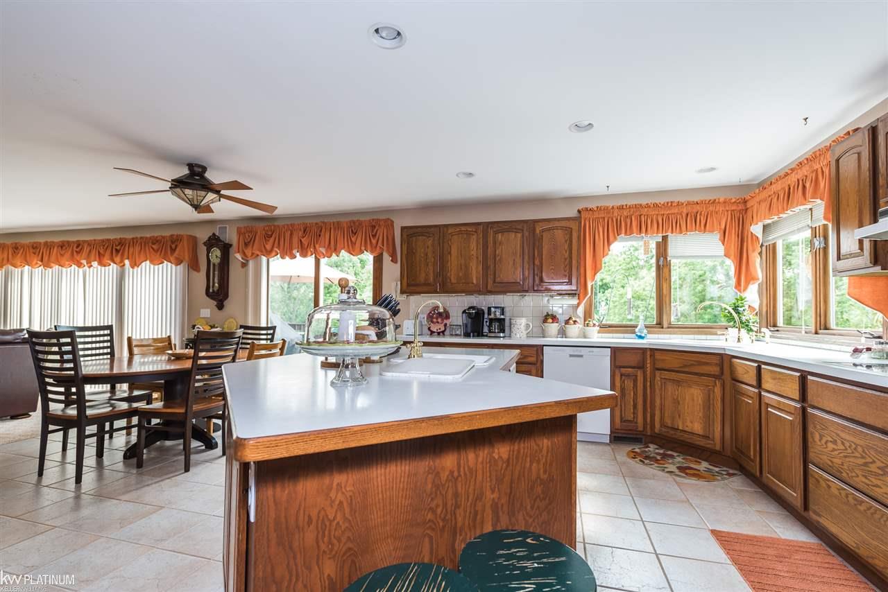 4131 North River Road Fort Gratiot, MI 48059 - Photo 7 of 56 31354329-6.JPG