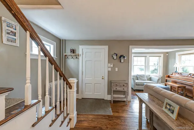 $1,350,000 | 75 Bar Beach Road, Port Washington, NY 11050