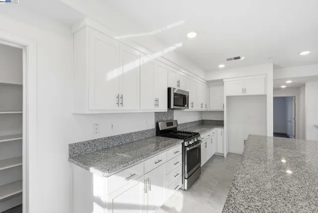 $711,000 | 498 Trace Lane, Hayward, CA 94544