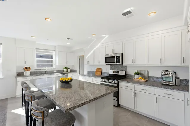 $711,000 | 498 Trace Lane, Hayward, CA 94544