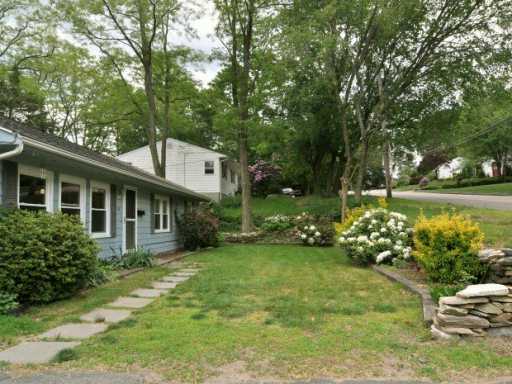 134 Diamond Hill Road Warwick, RI 02886 - Photo 12 of 12 Yard/Garden.