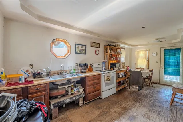 $60,000 | 634 North Oak Street, Iola, KS 66749