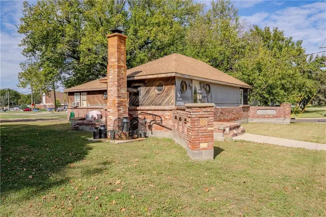 $60,000 | 634 North Oak Street, Iola, KS 66749