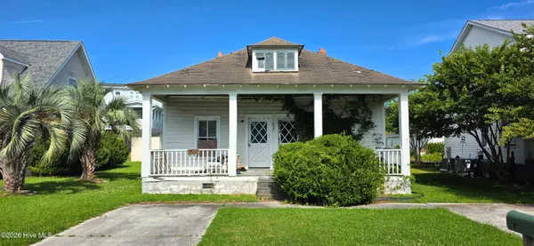 $415,000 | 213 Elm Street, Beaufort, NC 28516
