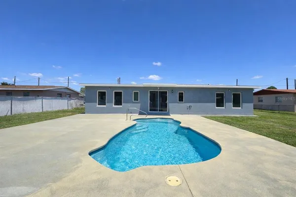 $2,000 | 2403 Cleveland Road, Sebring, FL 33870