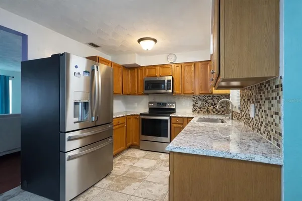 $2,000 | 2403 Cleveland Road, Sebring, FL 33870