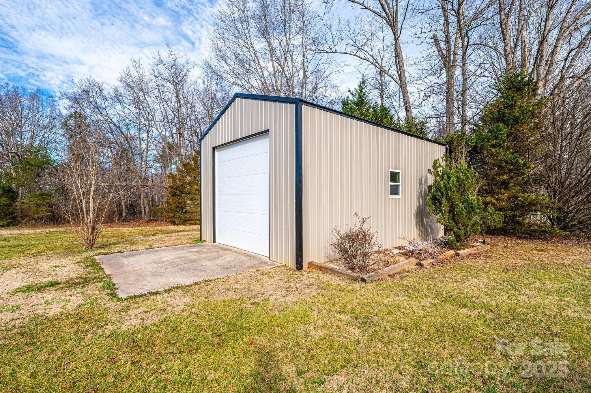 6000 George Hildebran School Road Hickory, NC 28602 - Photo 14 of 21 a view of backyard of house