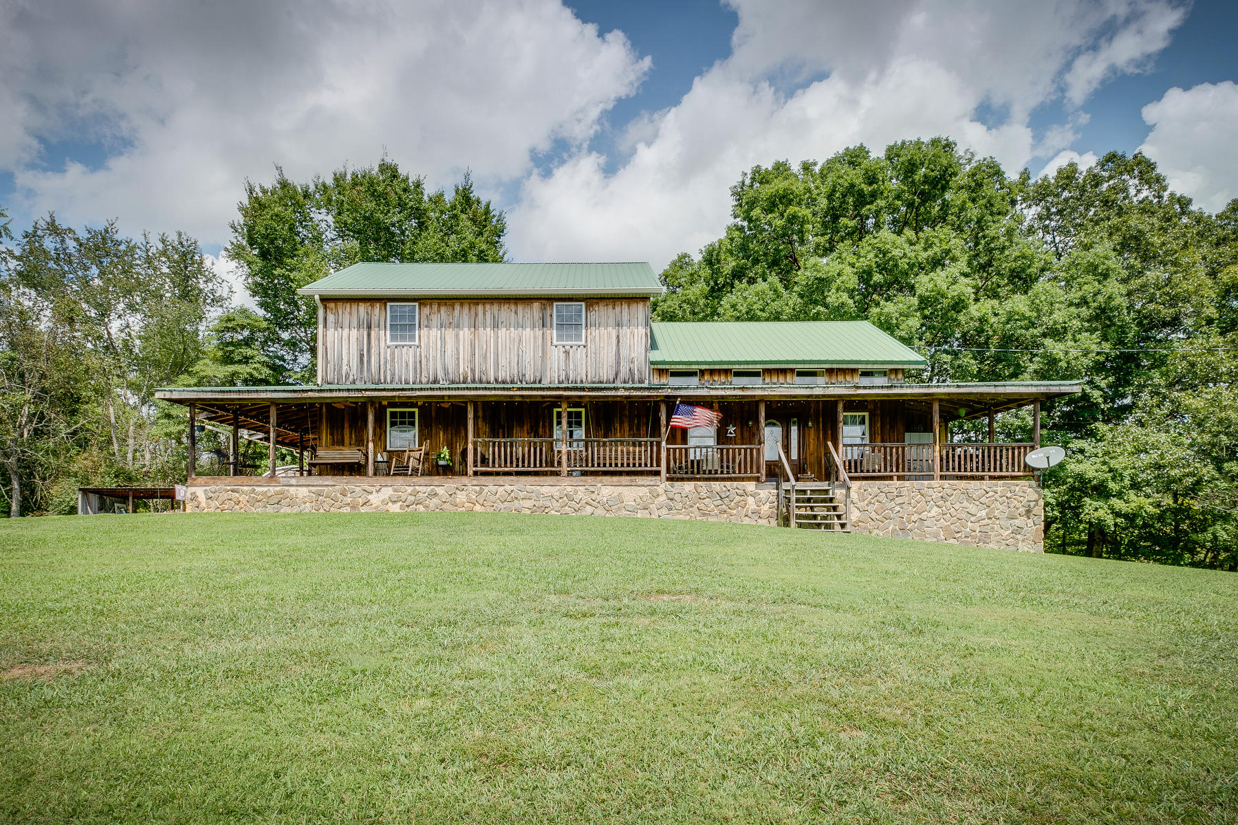 409 Packing House Road Kingsport, TN 37660 - Photo 1 of 58 001