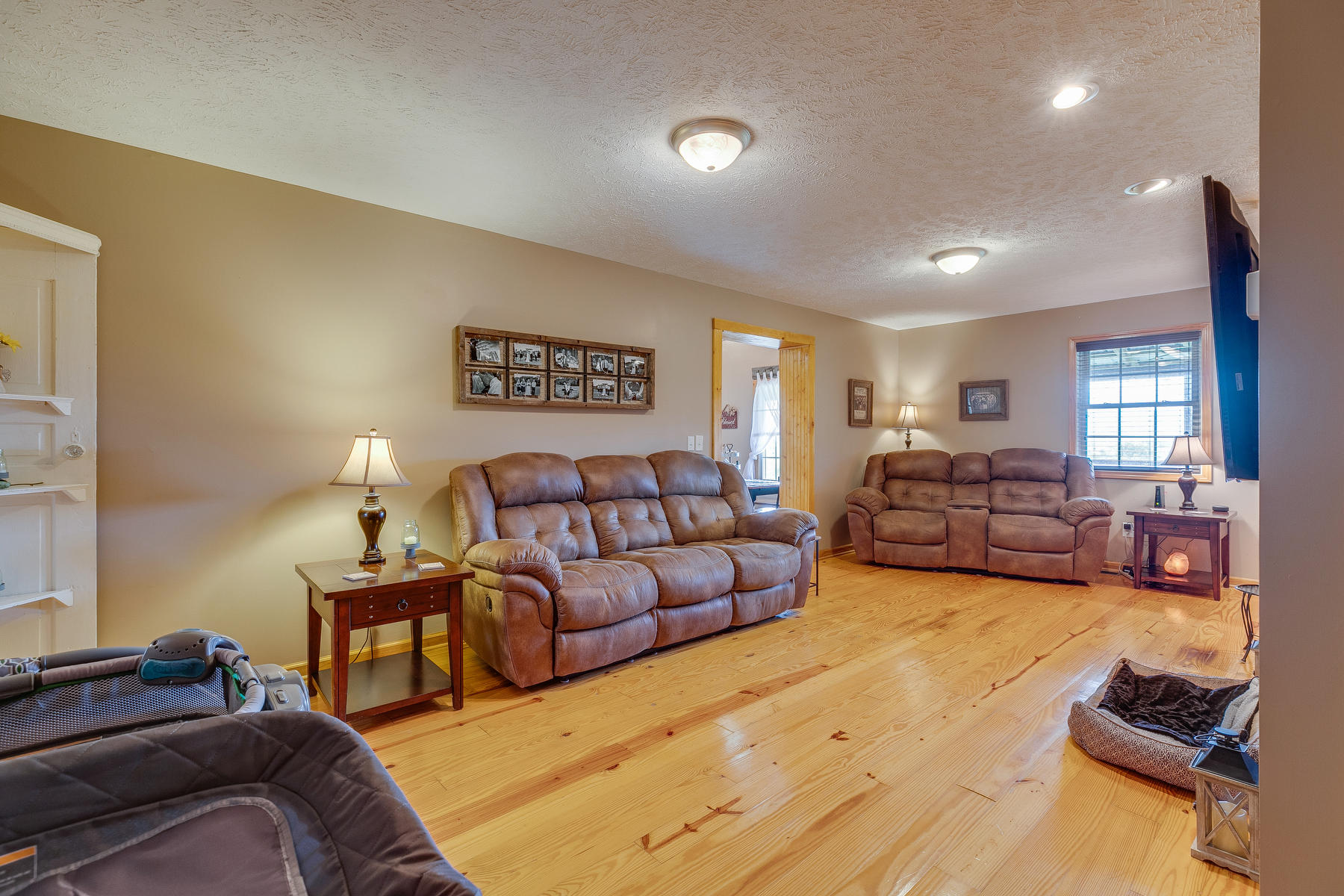 409 Packing House Road Kingsport, TN 37660 - Photo 23 of 58 023