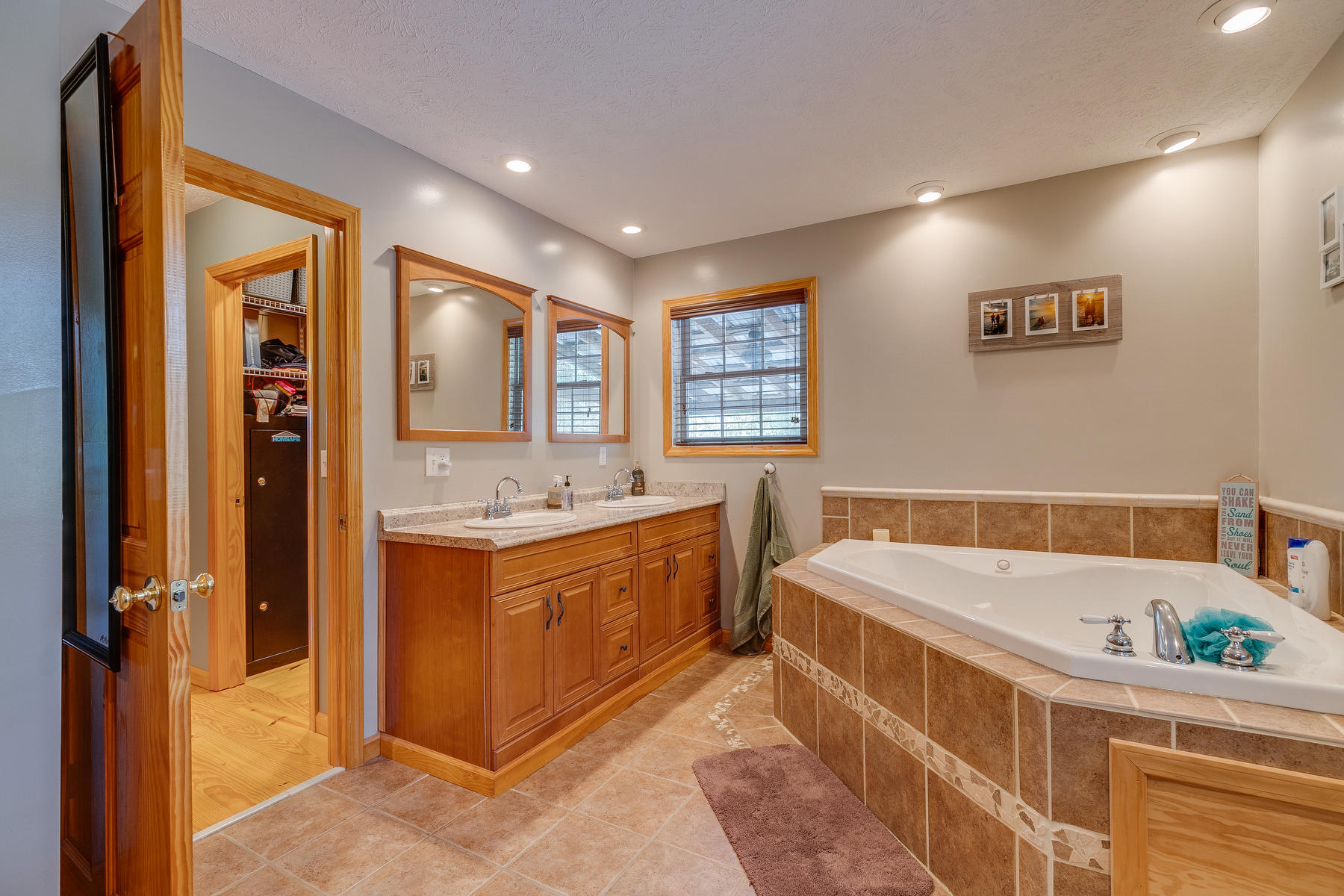 409 Packing House Road Kingsport, TN 37660 - Photo 30 of 58 030