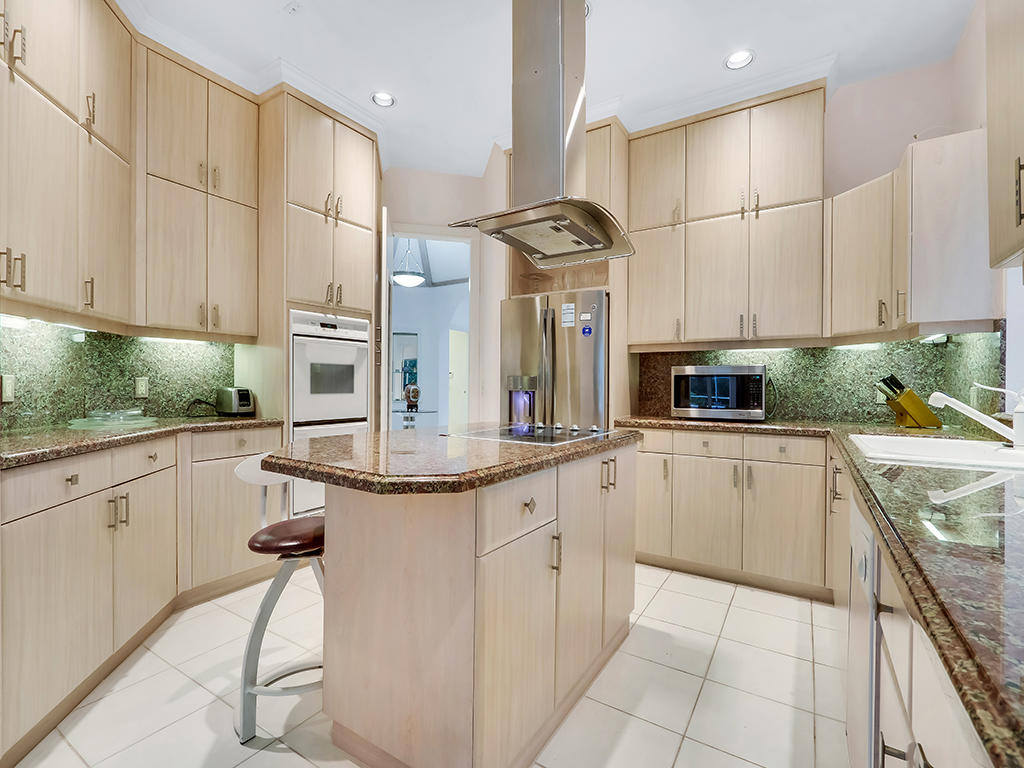 5808 Waterford Boca Raton, FL 33496 - Photo 9 of 36 Kitchen