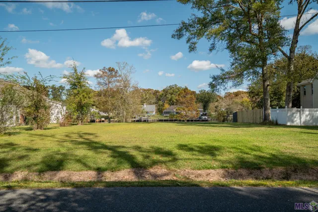 $169,000 | 13322 Bayou Terrace Drive, St. Amant, LA 70774