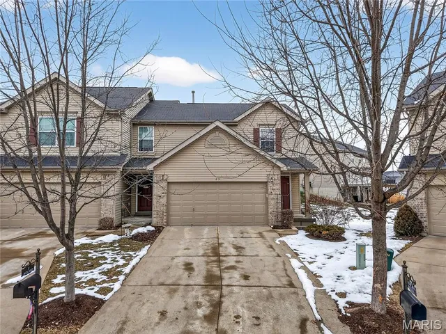 $265,000 | 23 Country Heights Court, Lake St. Louis, MO 63367