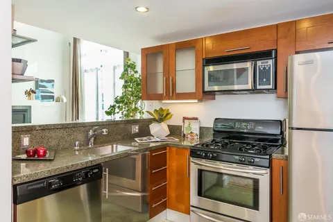 $825,000 | 200 Townsend Street, Unit 28, San Francisco, CA 94107