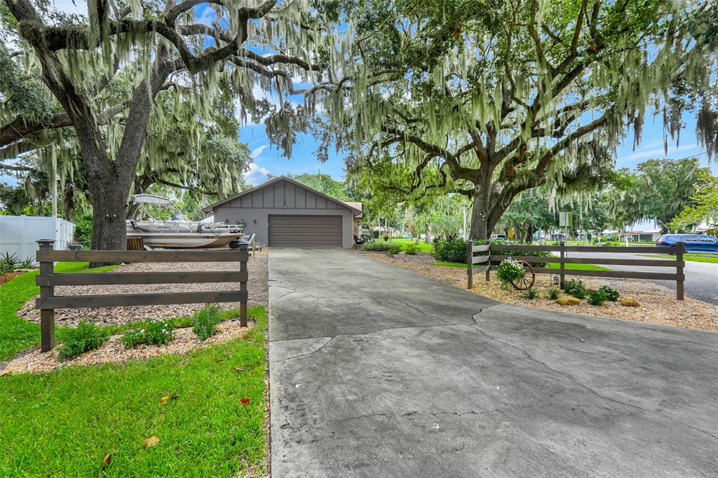 31946 Harris Road Tavares, FL 32778 - Photo 3 of 44 Gallery Image 3