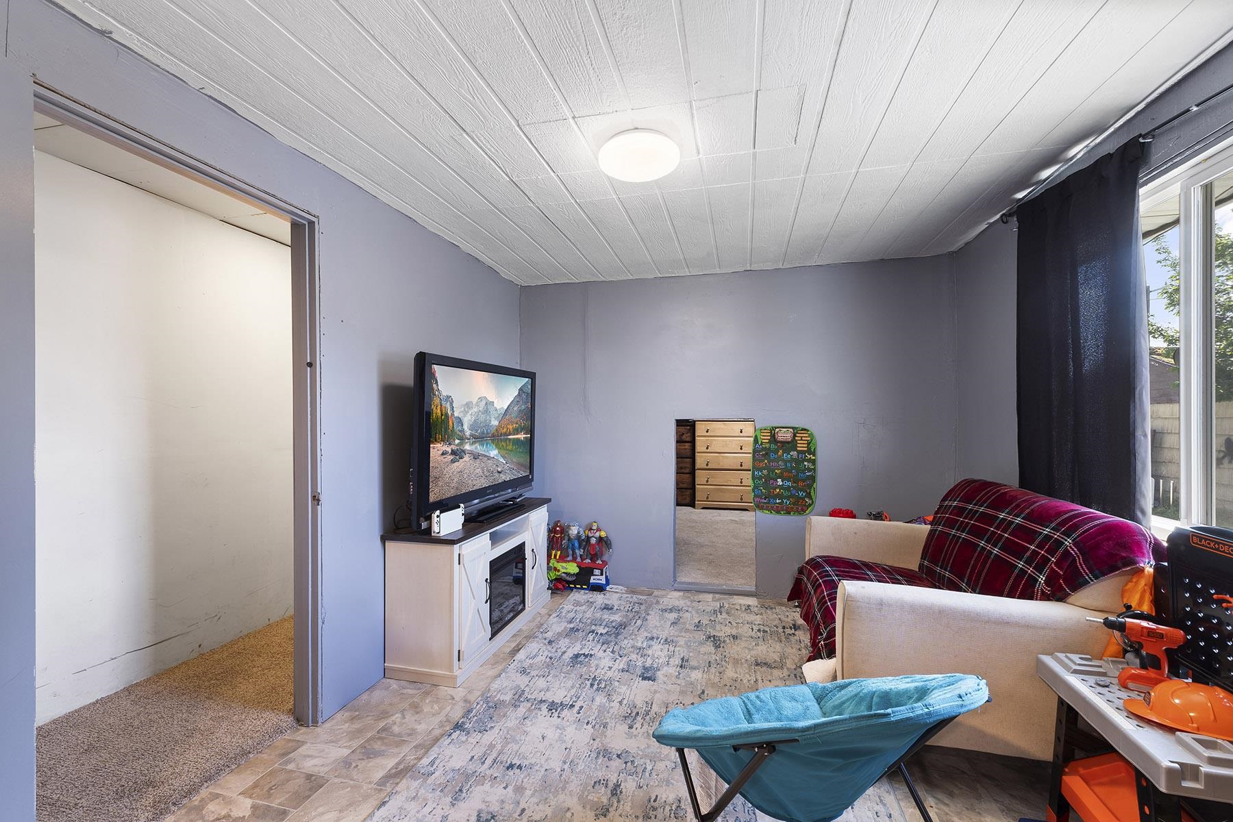 125 North Flora Road Greenacres, WA 99037 - Photo 16 of 32