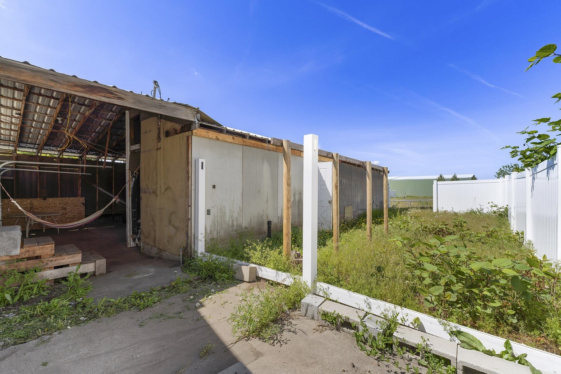 125 North Flora Road Greenacres, WA 99037 - Photo 24 of 32