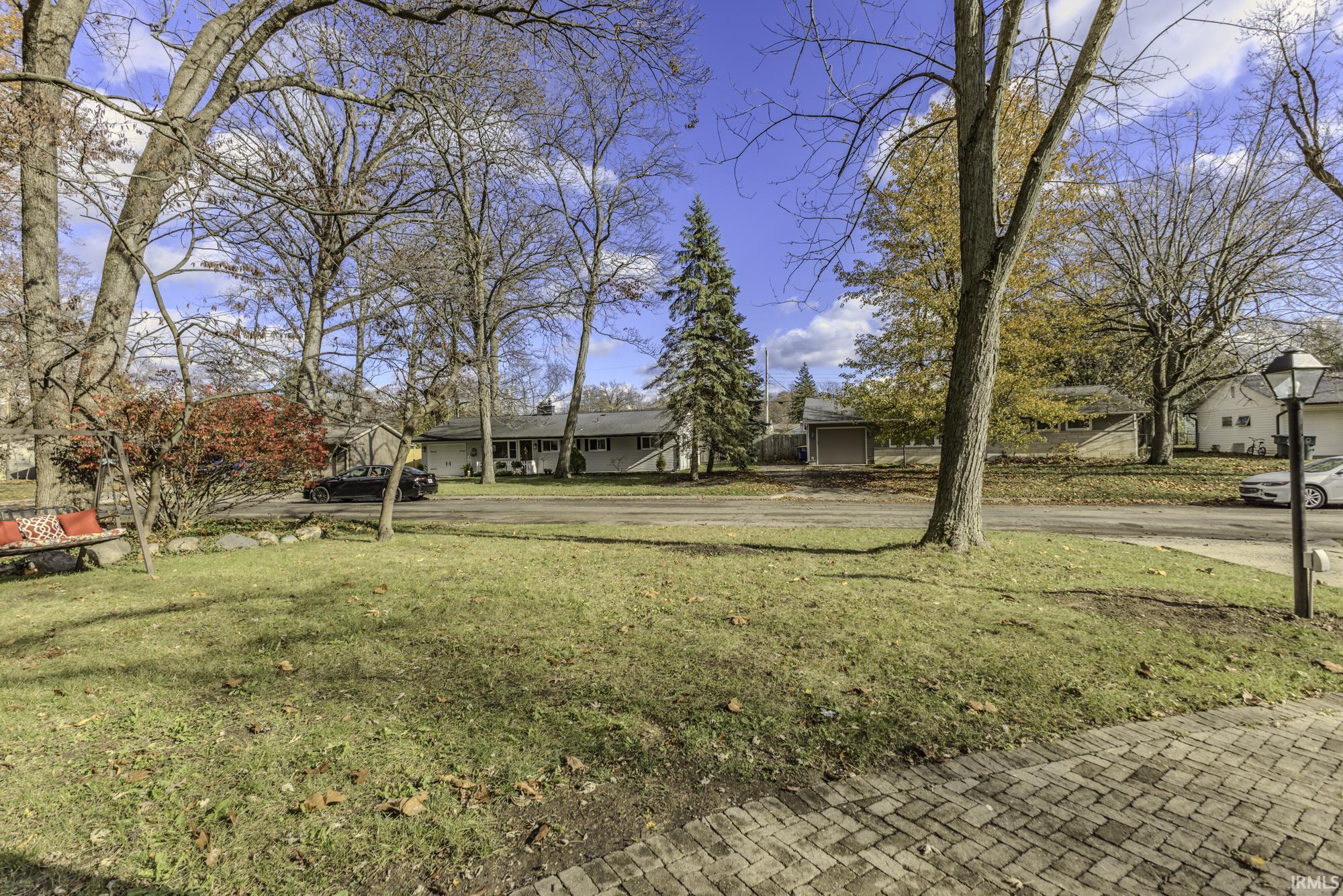 315 North Shellbark Road Muncie, IN 47304 - Photo 3 of 22